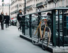 Descubre París de manera eficiente: Viaja como un experto con el metro turístico