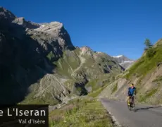Descubre el encanto del Col de l’Iseran en un viaje por Auvernia-Ródano-Alpes