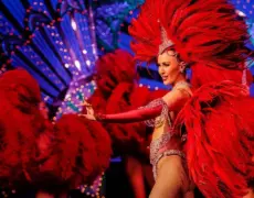 Descubre el encanto del Moulin Rouge y otros cabarets en tu viaje a París: ¡Imperdible turismo de entretenimiento!