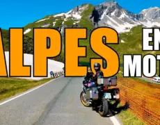 Descubre la emocionante travesía en motonieve por los impresionantes Alpes franceses: ¡Una experiencia única de turismo de aventura!