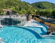 Descubre la belleza natural de la Laguna de Étang de Berre en Provenza-Alpes-Costa Azul: un destino imperdible para tu próximo viaje de turismo