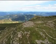 Descubre la impresionante Montaña de Mont Mézenc en tu próximo viaje a Auvernia-Ródano-Alpes