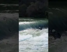 Descubre la belleza del turismo en Francia: Travesía en kayak por el río Sorgue