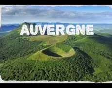 Descubre la emocionante travesía en motonieve en Auvernia, la joya del turismo en Francia