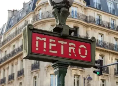 Metro street signage