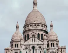 Descubre la cultura y costumbres francesas antes de tu viaje: Consejos para un turismo exitoso en Francia